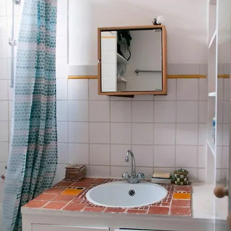 Charming Apt Near Bastille شقة *